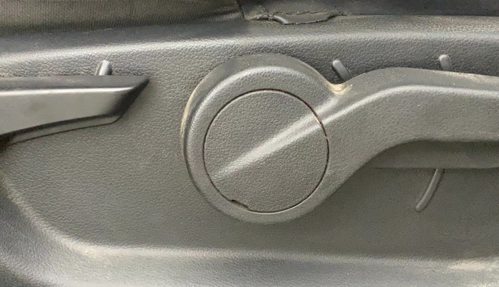 2022 Mahindra Thar LX HARD TOP 4WD MT, Diesel, Manual, 50,593 km, Driver Side Adjustment Panel