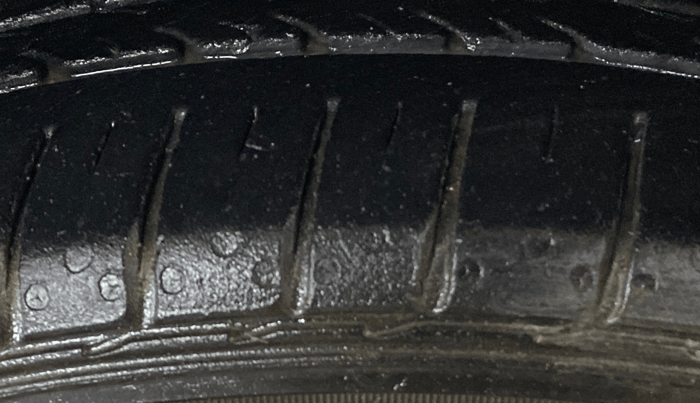 2018 Skoda Rapid STYLE 1.6 MPI AT, Petrol, Automatic, 68,380 km, Left Front Tyre Tread