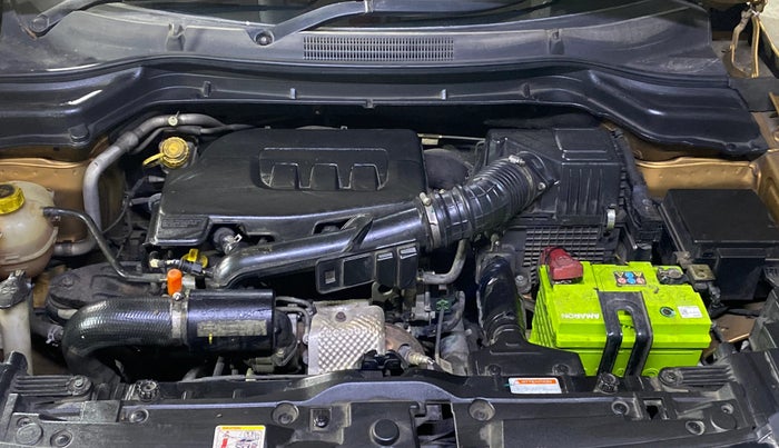 2023 Mahindra XUV300 W8(O) 1.2 PETROL DUAL TONE, Petrol, Manual, 58,758 km, Engine View