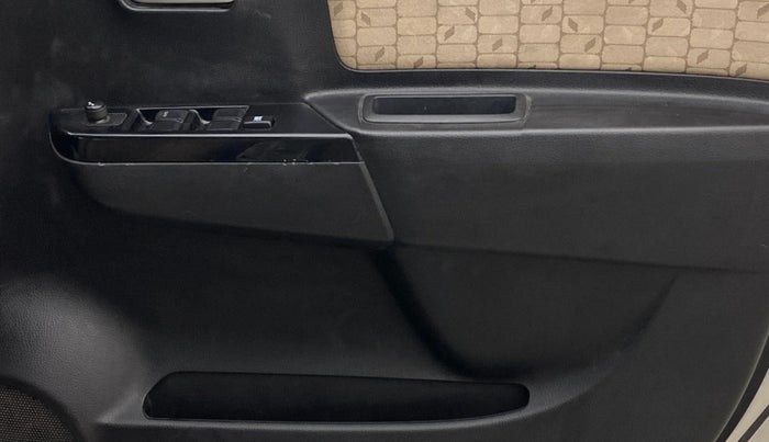 2018 Maruti Wagon R 1.0 VXI AMT, Petrol, Automatic, 91,779 km, Driver Side Door Panels Control