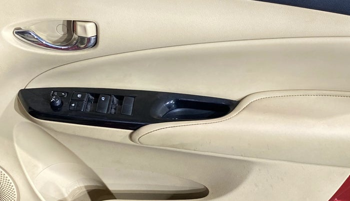 2020 Toyota YARIS VX MT, Petrol, Manual, 53,800 km, Driver Side Door Panels Control