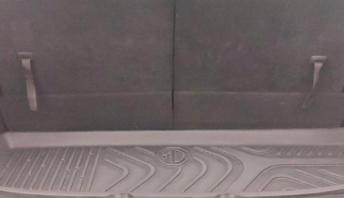 2023 MG HECTOR PLUS SAVVY PRO 1.5 TURBO CVT 7 STR, Petrol, Automatic, 44,800 km, Boot Inside