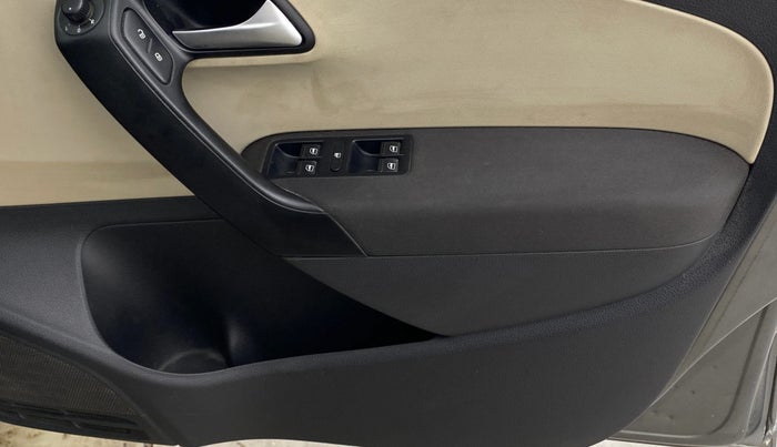 2014 Volkswagen Polo HIGHLINE DIESEL, Diesel, Manual, 58,909 km, Driver Side Door Panels Control