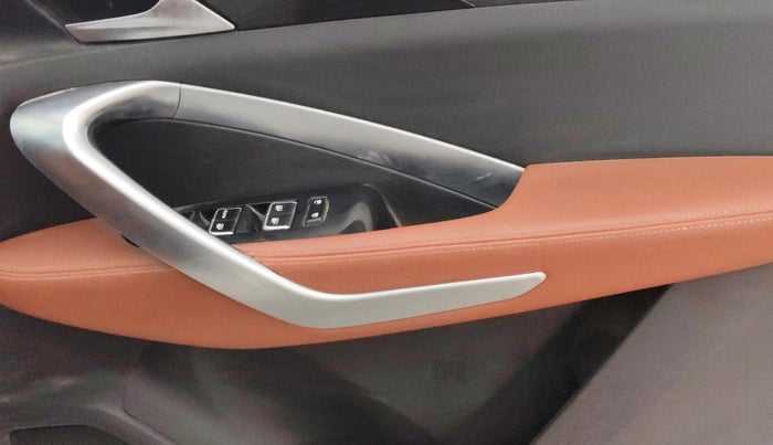 2020 MG HECTOR PLUS SMART 2.0 DIESEL TURBO MT 6-STR, Diesel, Manual, 93,070 km, Driver Side Door Panels Control