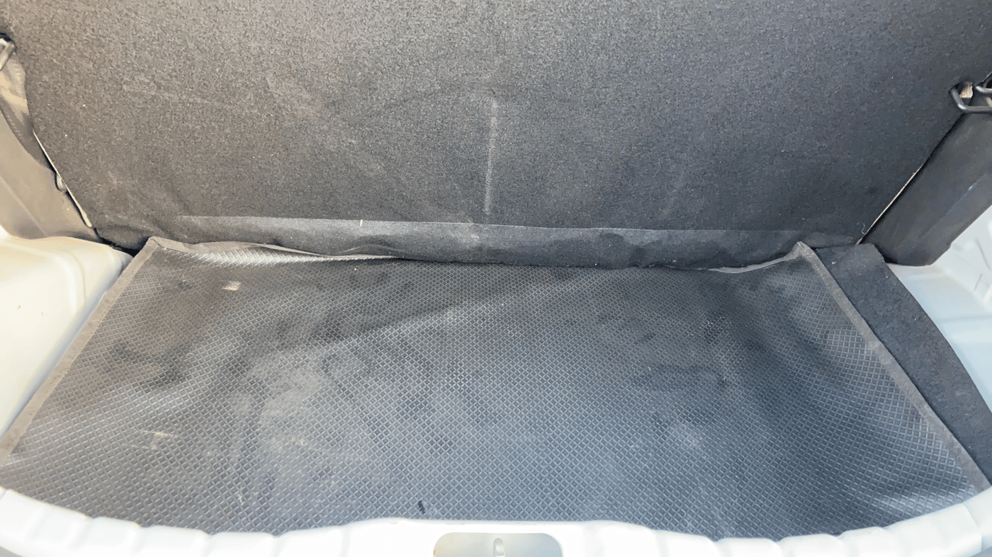 2018 Hyundai Eon ERA +, Petrol, Manual, 33,667 km, Boot Inside