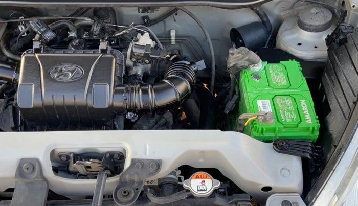 2018 Hyundai Eon ERA +, Petrol, Manual, 33,667 km, Engine View - Left