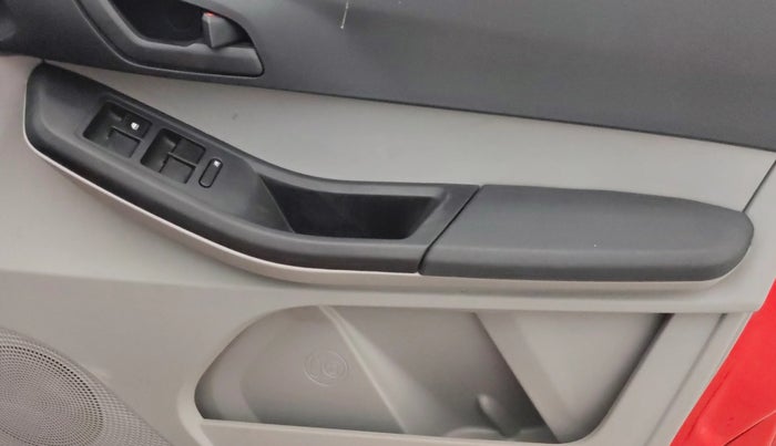 2024 Tata Tiago XTA PETROL, Petrol, Automatic, 35,199 km, Driver Side Door Panels Control