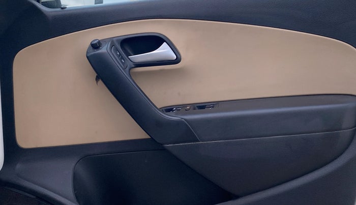 2017 Volkswagen Ameo COMFORTLINE PLUS 1.2L, Petrol, Manual, 1,43,785 km, Driver Side Door Panels Control