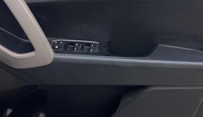 2016 Hyundai Creta SX PLUS 1.6 PETROL, Petrol, Manual, 80,133 km, Driver Side Door Panels Control