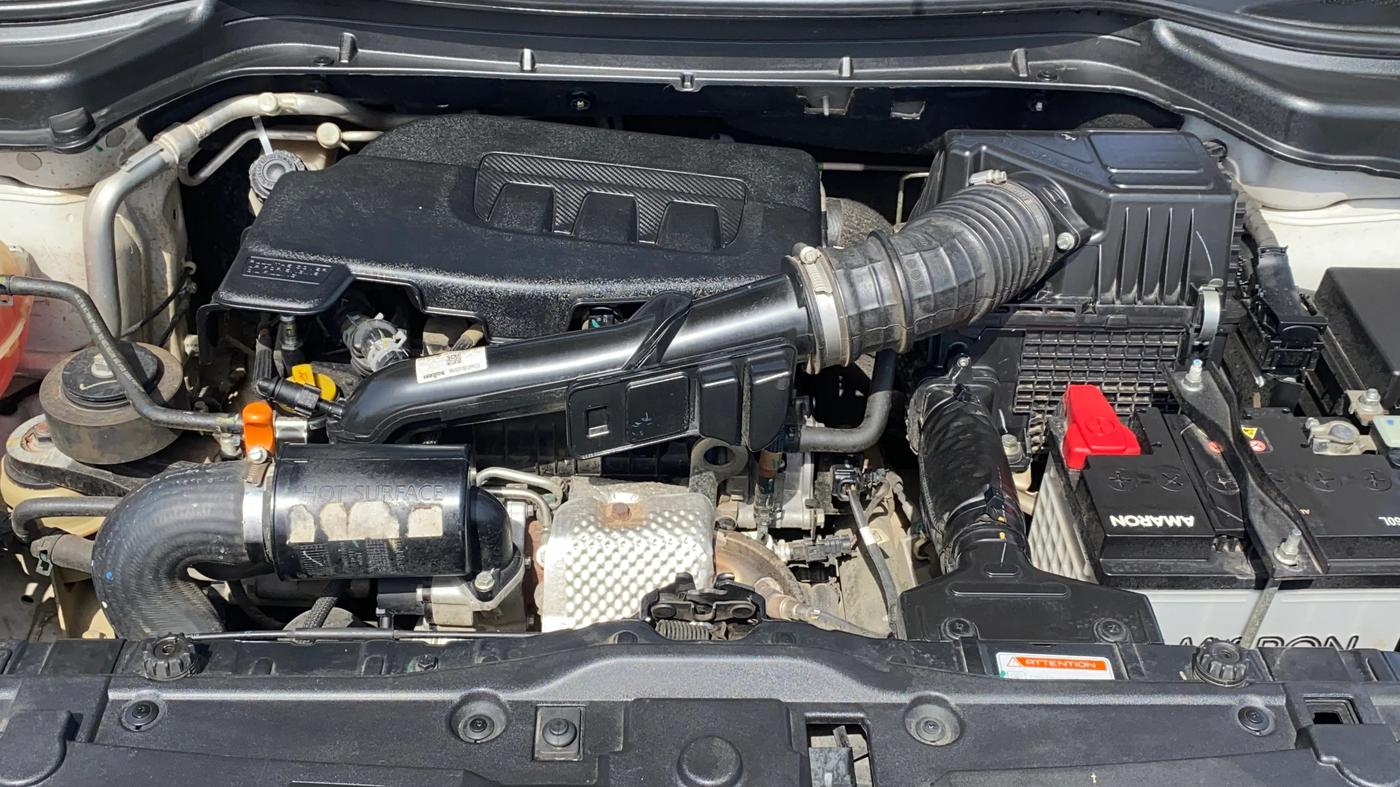 2024 Mahindra XUV 3XO AX5 1.2 L TCMPFI AT, Petrol, Automatic, 41,138 km, Engine View