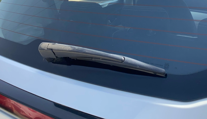 2024 Mahindra XUV 3XO AX5 1.2 L TCMPFI AT, Petrol, Automatic, 41,138 km, Rear Wiper