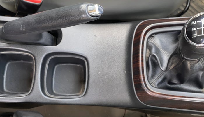 2017 Maruti S Cross ZETA 1.3, Diesel, Manual, 1,04,178 km, Gear Lever
