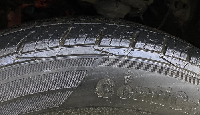 2017 Hyundai Creta SX (O) 1.6 DIESEL, Diesel, Manual, 1,04,813 km, Left Front Tyre Tread