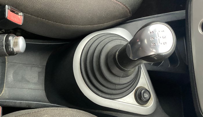 2012 Ford Figo TITANIUM 1.2 PETROL, Petrol, Manual, 66,507 km, Gear Lever