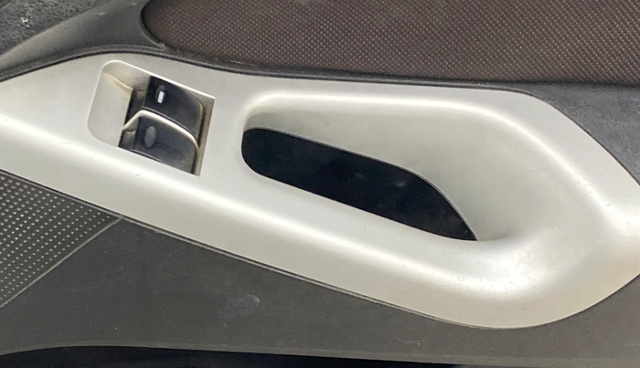 2012 Ford Figo TITANIUM 1.2 PETROL, Petrol, Manual, 66,507 km, Driver Side Door Panels Control