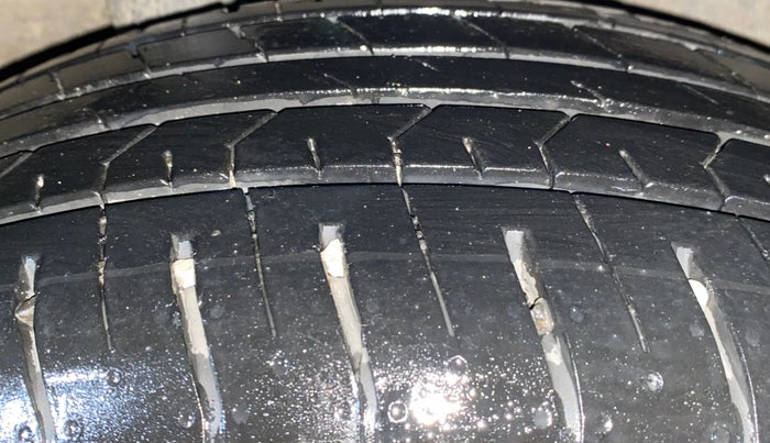 2024 Hyundai Verna SX (O) 1.5 MPI MT, Petrol, Manual, 9,359 km, Right Rear Tyre Tread