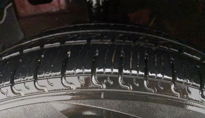 2019 Hyundai NEW SANTRO SPORTZ CNG, CNG, Manual, 70,976 km, Left Front Tyre Tread
