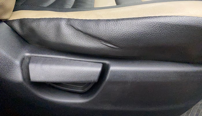 2019 Hyundai NEW SANTRO SPORTZ CNG, CNG, Manual, 70,976 km, Driver Side Adjustment Panel