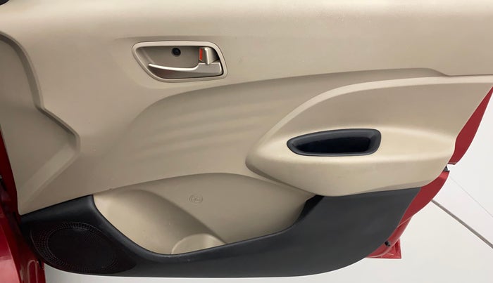 2019 Hyundai NEW SANTRO SPORTZ CNG, CNG, Manual, 70,976 km, Driver Side Door Panels Control
