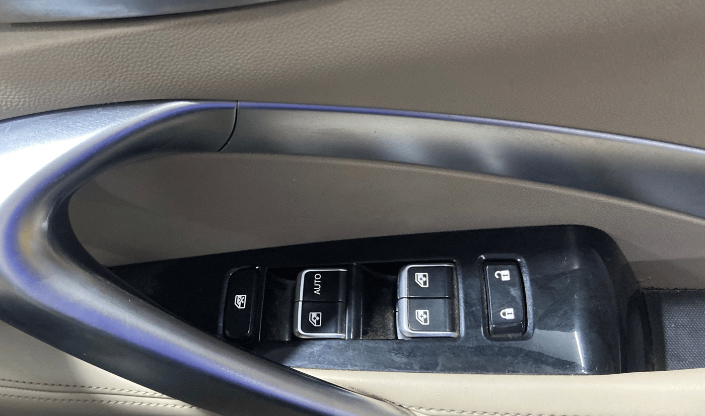 2021 MG HECTOR SHARP 1.5 PETROL CVT, Petrol, Automatic, 83,570 km, Driver Side Door Panels Control