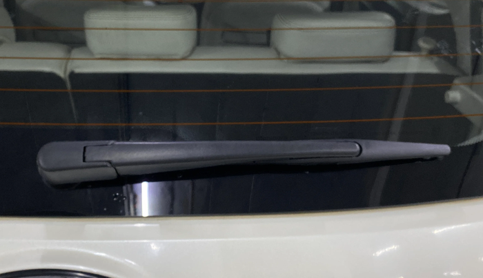 2022 Mahindra XUV300 W8 (O) 1.2 PETROL, Petrol, Manual, 61,570 km, Rear Wiper