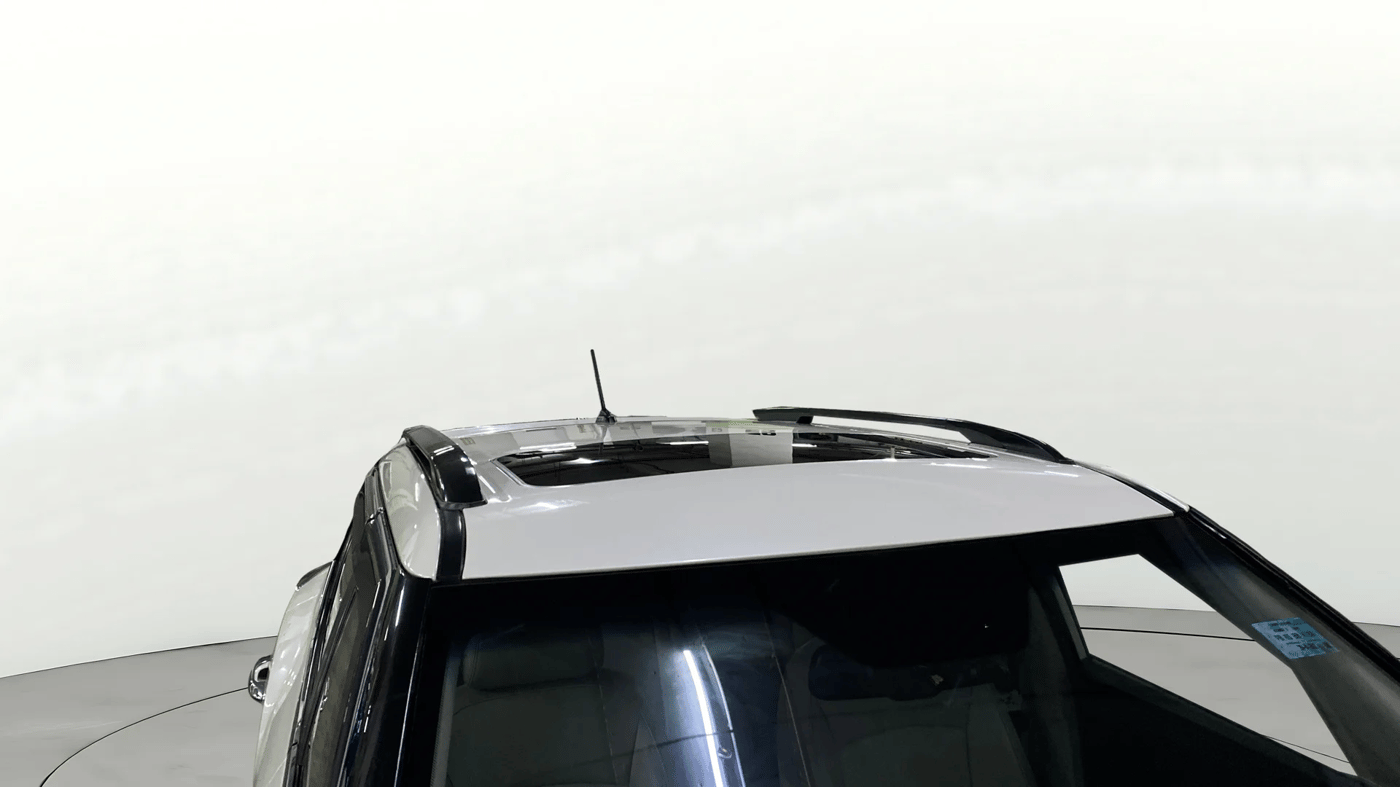 2022 Mahindra XUV300 W8 (O) 1.2 PETROL, Petrol, Manual, 61,570 km, Moonroof/ Sunroof