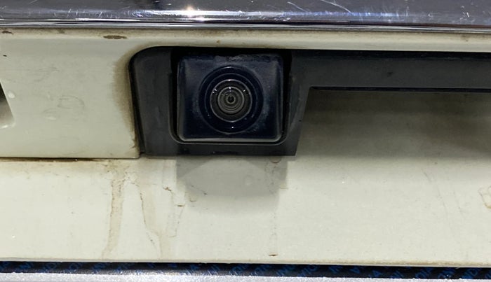 2022 Mahindra XUV300 W8 (O) 1.2 PETROL, Petrol, Manual, 61,570 km, Parking Camera