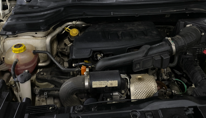 2022 Mahindra XUV300 W8 (O) 1.2 PETROL, Petrol, Manual, 61,570 km, Engine View - Right