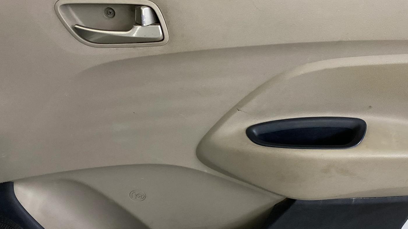2018 Hyundai NEW SANTRO MAGNA CNG, CNG, Manual, 49,363 km, Driver Side Door Panels Control