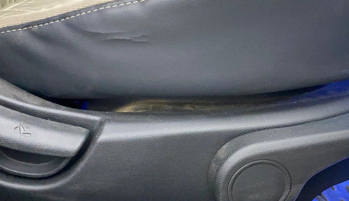 2014 Hyundai Xcent SX AT 1.2 (O), Petrol, Automatic, 88,100 km, Driver Side Adjustment Panel