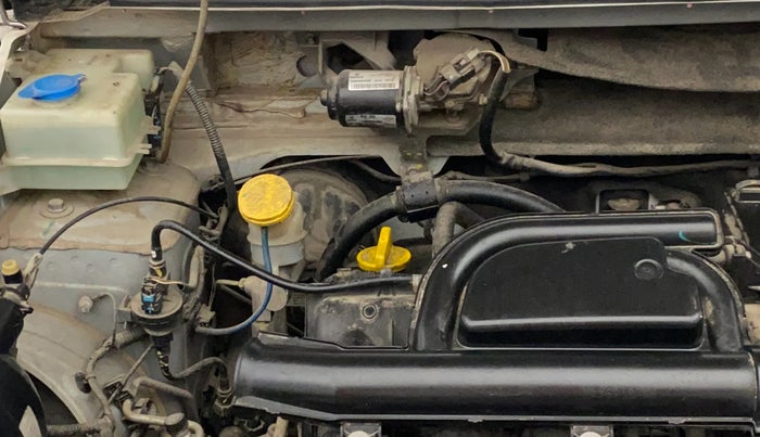 2017 Renault Kwid RXT 1.0 AMT (O), Petrol, Automatic, 28,074 km, Engine View - Right