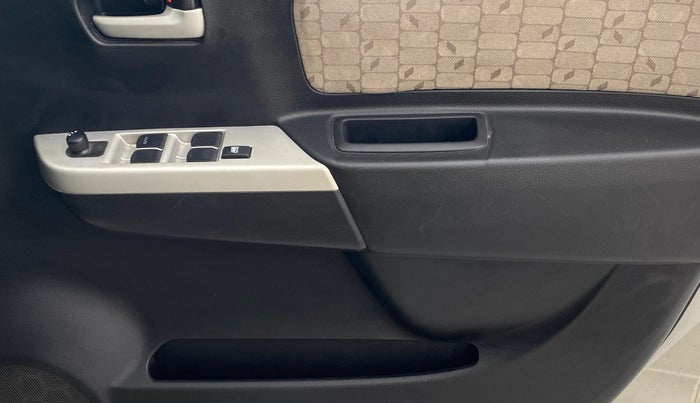 2015 Maruti Wagon R 1.0 VXI, Petrol, Manual, 59,553 km, Driver Side Door Panels Control