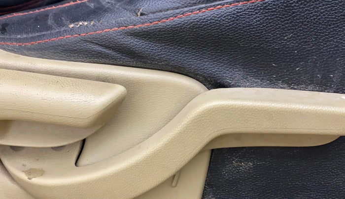 2015 Honda Amaze 1.2L I-VTEC S, Petrol, Manual, 1,25,429 km, Driver Side Adjustment Panel