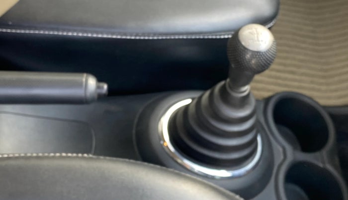 2015 Honda Brio S MT, Petrol, Manual, 41,063 km, Gear Lever