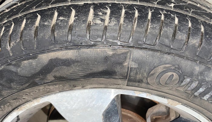 2017 Tata NEXON XZ PLUS PETROL, Petrol, Manual, 1,17,602 km, Right Front Tyre Tread