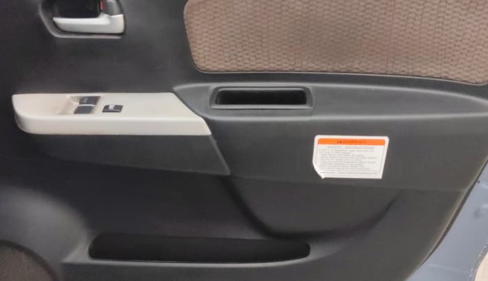 2013 Maruti Wagon R 1.0 LXI CNG, CNG, Manual, 69,201 km, Driver Side Door Panels Control