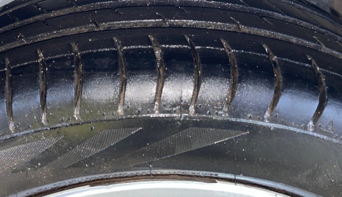 2018 Maruti Alto K10 VXI (O) AMT, CNG, Automatic, 75,540 km, Right Rear Tyre Tread