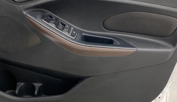 2018 Ford FREESTYLE TITANIUM 1.2 PETROL, Petrol, Manual, 1,00,443 km, Driver Side Door Panels Control