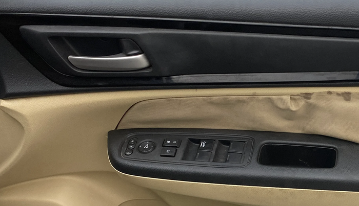 2018 Honda Amaze 1.2L I-VTEC S, Petrol, Manual, 1,43,926 km, Driver Side Door Panels Control