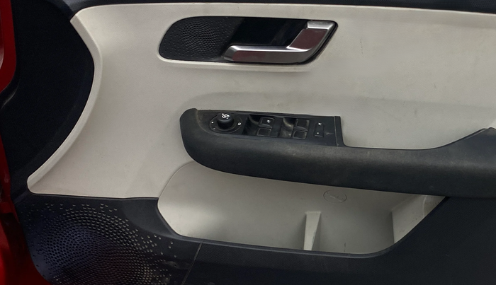 2022 Tata ALTROZ XZA PLUS, Petrol, Automatic, 27,726 km, Driver Side Door Panels Control