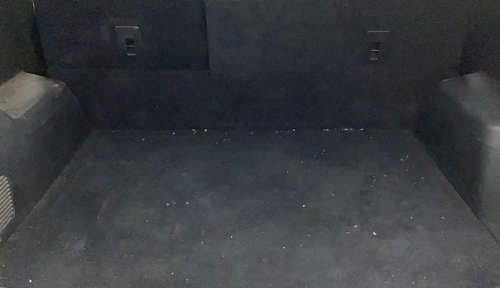 2023 MG HECTOR SMART PRO 1.5 TURBO MT PETROL, Petrol, Manual, 16,880 km, Boot Inside