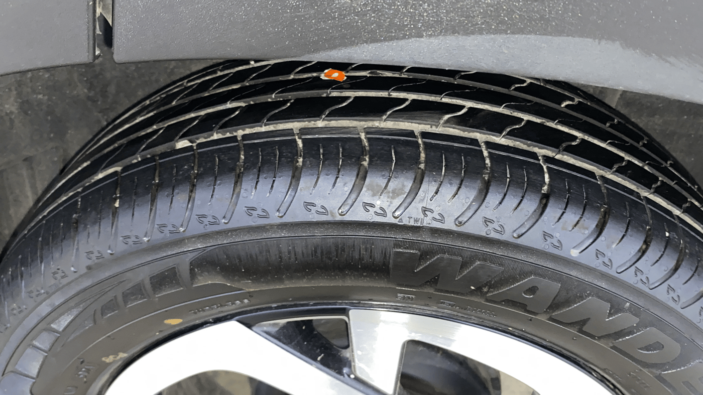 2023 Nissan MAGNITE XV PREMIUM, CNG, Manual, 8,743 km, Left Rear Tyre Tread