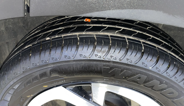 2023 Nissan MAGNITE XV PREMIUM, CNG, Manual, 8,767 km, Left Rear Tyre Tread