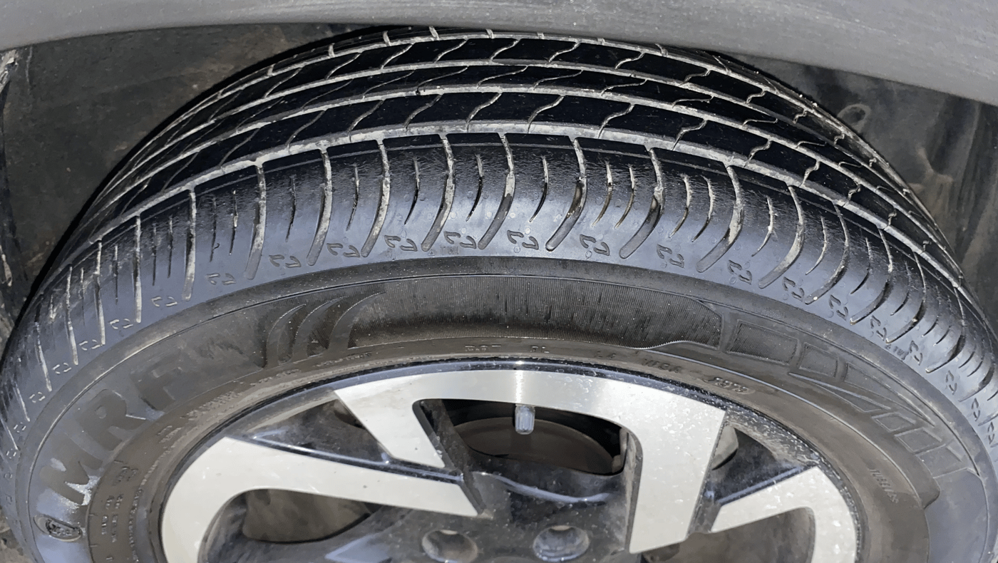2023 Nissan MAGNITE XV PREMIUM, CNG, Manual, 8,743 km, Right Front Tyre Tread