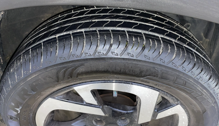 2023 Nissan MAGNITE XV PREMIUM, CNG, Manual, 8,767 km, Right Front Tyre Tread