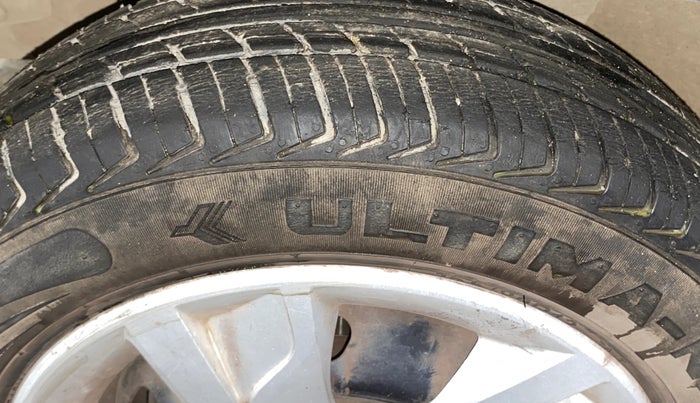 2017 Renault Kwid RXT 1.0 AMT (O), Petrol, Automatic, 29,668 km, Left Front Tyre Tread