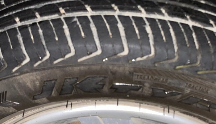 2017 Renault Kwid RXT 1.0 AMT (O), Petrol, Automatic, 29,668 km, Right Rear Tyre Tread