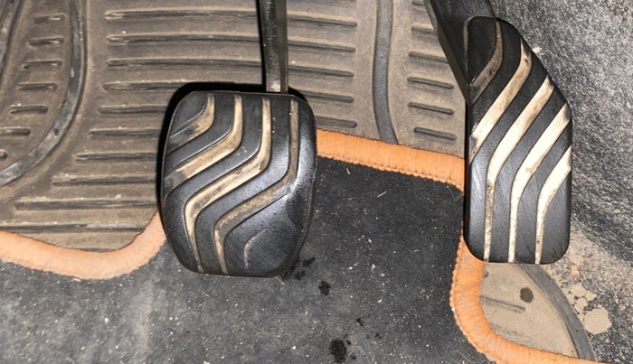 2017 Renault Kwid RXT 1.0 AMT (O), Petrol, Automatic, 29,668 km, Pedals