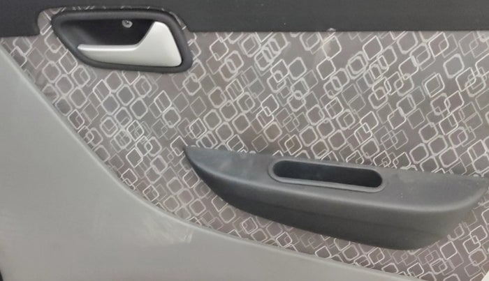 2018 Maruti Alto 800 LXI O, Petrol, Manual, 38,451 km, Driver Side Door Panels Control