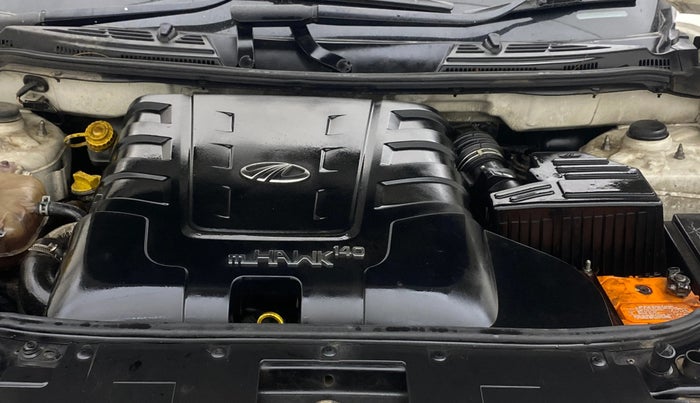 2017 Mahindra XUV500 W6 AT, Diesel, Automatic, 1,28,835 km, Engine View